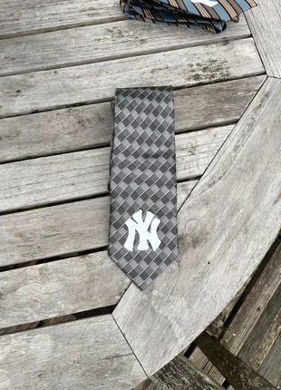 Cravate Streetwear Y2K Yankees Handmade, marca: Vintage Dressing, estado: Muito bom, €5.00, €5.95 inclui Proteção do Comprador