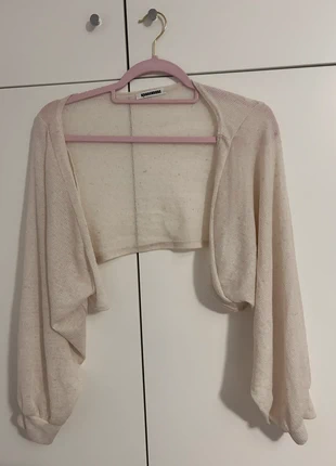 Light Beige Knit Shrug – Korean Brand Bolero Never Worn, merk: Sem, staat: Heel goed, maat: S / 36 / 8, € 4,00, € 4,90 inclusief Kopersbescherming
