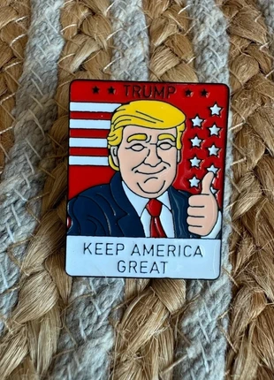 Pins Trump, marca: Donald J. Trump, estado: Muito bom, €4.00, €4.90 inclui Proteção do Comprador Pro