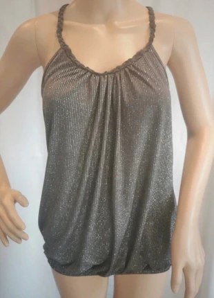 Top gris métallisé Cache Cache – Chic & lumineux. Taille 40, marca: Cache Cache, estado: Muy bueno, tamaño: L / 40 / 12, 7,90 €, 9,00 € Protección al comprador incluida