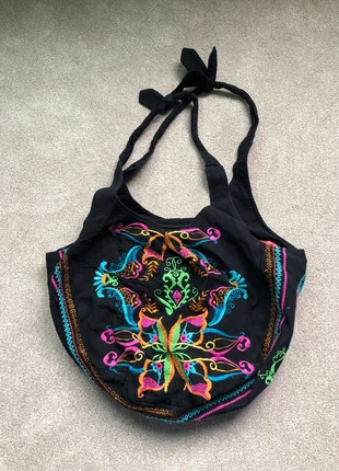 Tas IVKO zwart met borduursteken erop., marca: Ivko, estado: Muito bom, €20.00, €21.70 inclui Proteção do Comprador