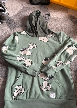 H&M Snoopy Kapuzensweat, brand: H&M, condizioni: Ottime, taglia: 9 anni / 134 cm, €4.50, €5.43 include la Protezione acquisti
