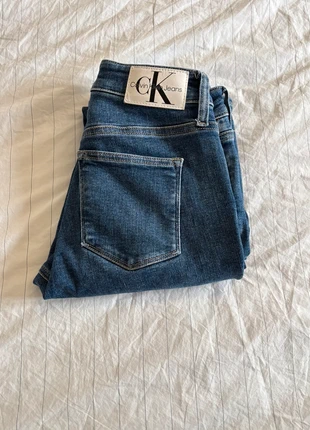 Jean Calvin Klein high rise skinny, marque: Calvin Klein, état: Très bon état, taille: S / 36 / 8, 25,00 €, 26,95 € Protection acheteurs incluse