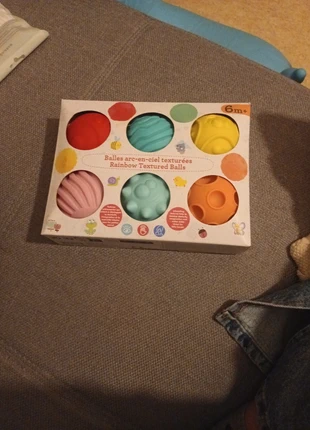 Balle arc en ciel texturées, marque: GiFi, état: Neuf avec étiquette, taille: 6-9 mois / 68 cm, 5,00 €, 5,95 € Protection acheteurs incluse