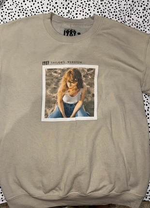 1989 Taylor’s Version Taylor Swift Official Jumper, brand: Taylor Swift, condition: Very good, size: S / UK 8-10, £20.00, £21.70 includes Buyer Protection