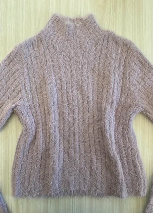 Pull duveteux à col violet 34, marca: Stradivarius, estado: Bueno, tamaño: XS / 34 / 6, 3,50 €, 4,38 € Protección al comprador incluida