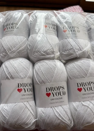 20 novelos cor 01 branco, marca: Drops, estado: Novo com etiquetas, €20.00, €21.70 inclui Proteção do Comprador