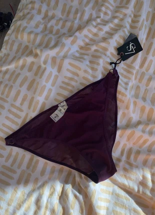 Culotte violette neuf M/L, marque: Love Stories, état: Neuf avec étiquette, taille: S / 36 / 8, 8,00 €, 9,10 € Protection acheteurs incluse