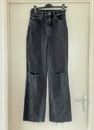 Stradivarius jeans noir taille 34 coupe large taille haute, marque: Stradivarius, état: Très bon état, taille: XS / 34 / 6, 8,00 €, 9,10 € Protection acheteurs incluse