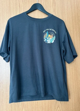 Logo t shirt, brand: Shein, condition: Very good, size: M, £2.00, £2.80 includes Buyer Protection