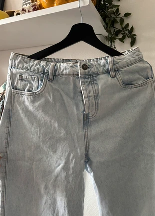 Straight leg jeans, merk: Stradivarius, staat: Heel goed, maat: M / 38 / 10, € 10,00, € 11,20 inclusief Kopersbescherming