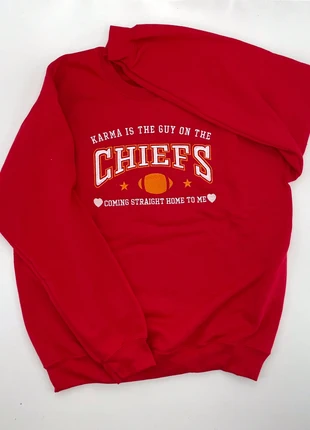 Sweat Taylor Swift, marque: Taylor Swift, état: Neuf sans étiquette, taille: 12 ans / 152 cm, 29,00 €, 31,15 € Protection acheteurs incluse