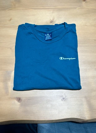Tee shirt champion vert Taille M, merk: Champion, staat: Goed, maat: M, € 3,00, € 3,85 inclusief Kopersbescherming