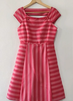 Abito Intrend, merk: Intrend, staat: Heel goed, maat: M / 38 / 10, € 39,99, € 42,69 inclusief Kopersbescherming