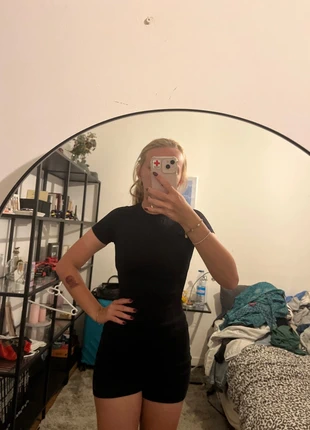 Haut sport, merk: Shein, staat: Heel goed, maat: XS / 34 / 6, € 1,00, € 1,75 inclusief Kopersbescherming