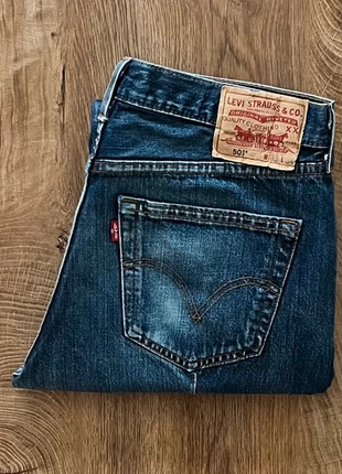Jean/pantalon bleu effets usés Levi's 501, homme, taille W 33 (42 taille française), brand: Levi's, condizioni: Ottime, taglia: IT 42 | W33, €24.90, €26.85 include la Protezione acquisti Pro
