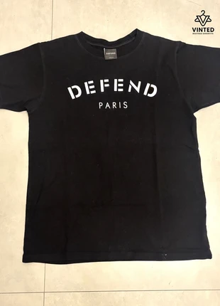 T-shirt DEFEND nera – originale, merk: DEFEND, staat: Heel goed, maat: M, € 7,00, € 8,05 inclusief Kopersbescherming