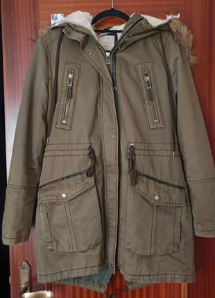 🧥Abrigo largo caqui con capucha y forro de pelito – Bershka Talla M, brand: Bershka, condizioni: Ottime, taglia: M / IT 42 / EU 38, €35.90, €38.40 include la Protezione acquisti