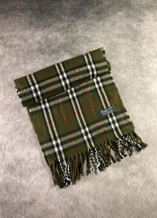 Écharpe burberrys verte foncé en parfait état, brand: Burberry, condition: Very good, €36.00, €38.50 includes Buyer Protection