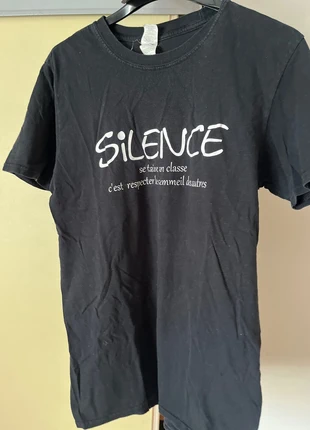 T-shirt, fantaisie noir, brand: Gildan, condition: Good, size: M, €3.00, €3.85 includes Buyer Protection