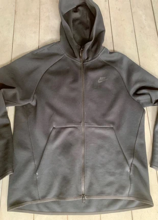 veste Nike tech, marque: Nike, état: Neuf sans étiquette, taille: L, 32,00 €, 34,30 € Protection acheteurs incluse