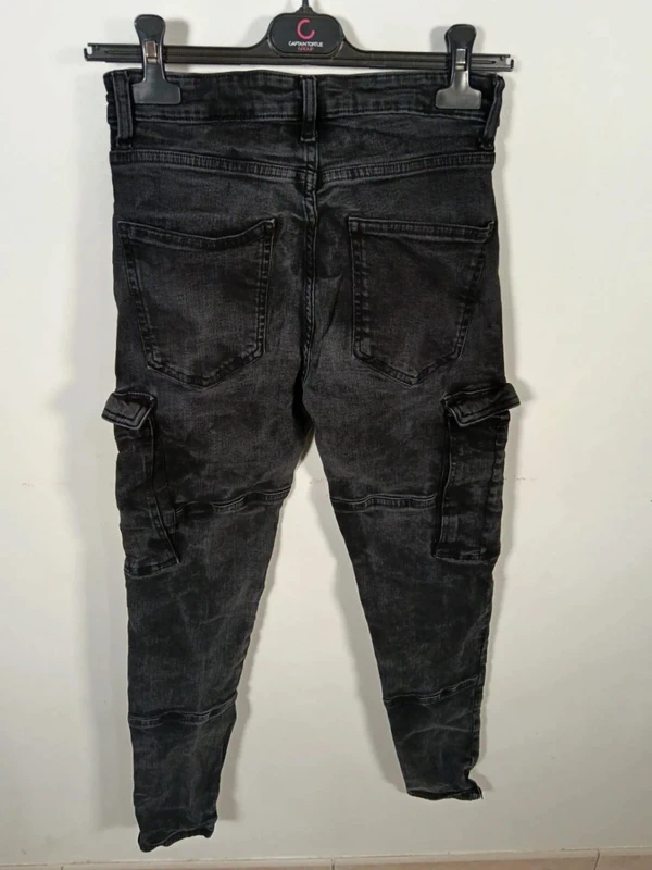 C19 jeans noir celio W28 - photo numéro 2