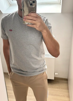 T-shirt Lévis, marque: Levi's, état: Très bon état, taille: M, 15,00 €, 16,45 € Protection acheteurs incluse