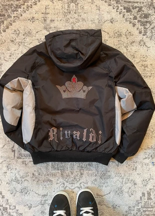 Manteau crop puffer Rivaldi Streetwear brodé goth hip-hop 2000’s taille L, marque: Rivaldi, état: Très bon état, taille: L, 69,95 €, 74,15 € Protection acheteurs (Pro) incluse