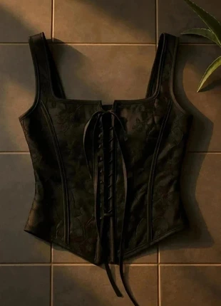 Corset Noir Brodé Lacé – Dark Romance / Chic / Y2K / Soirée, brand: Nox Rue Margot, condizioni: Ottime, taglia: M / IT 42 / EU 38, €39.99, €42.69 include la Protezione acquisti Pro