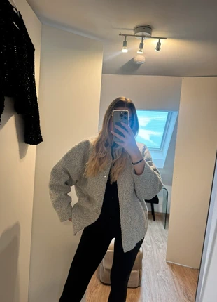 Bouclé Bomberjacke, marque: Reserved, état: Neuf sans étiquette, taille: L / 40 / 12, 40,00 €, 42,70 € Protection acheteurs incluse