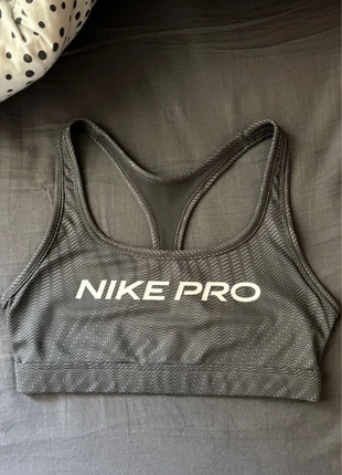Brassière Sport Nike, brand: Nike, condizioni: Nuovo senza cartellino, taglia: 65A e AA | IT 0A e AA, €5.00, €5.95 include la Protezione acquisti