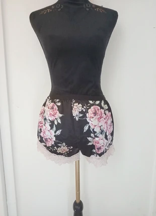 Short de pyjama en satin et bas en dentelle femme, état: Très bon état, taille: M / 38 / 10, 2,00 €, 2,80 € Protection acheteurs incluse