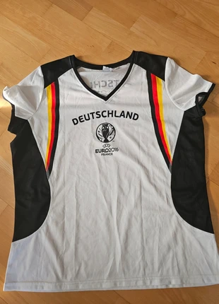 Deutschland Trikot 2006, marke: UEFA, zustand: Sehr gut, größe: XL / 42 / 14, 15,00 €, 16,45 € inklusive Vinted-Käuferschutz