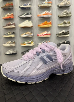 Lacets fluffy violet, merk: Fluffy, staat: Nieuw met prijskaartje, maat: Overige, € 4,00, € 4,90 inclusief Kopersbescherming