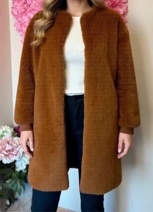 Manteau en fausse fourrure maje taille 36 en très bon état, merk: Maje, staat: Heel goed, maat: S / 36 / 8, € 75,00, € 79,45 inclusief Kopersbescherming Pro
