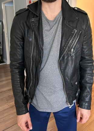 Blouson en cuir noir, marque: friperie, état: Très bon état, taille: S, 50,00 €, 53,20 € Protection acheteurs incluse