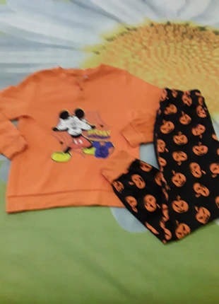 Pigiamino lungo da bambino marca Disney taglia 8 anni in ottime condizioni colore arancione e nero, marque: Disney, état: Très bon état, taille: 8 ans / 128 cm, 4,00 €, 4,90 € Protection acheteurs incluse
