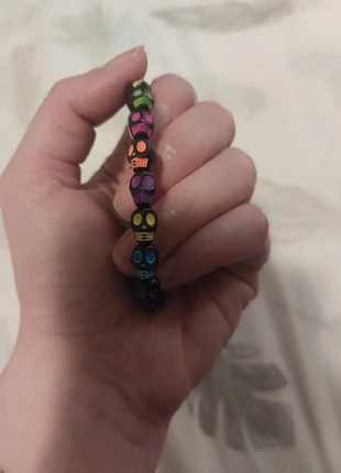 Colourfull skull bracelet, merk: Alternative, staat: Nieuw zonder prijskaartje, € 5,00, € 5,95 inclusief Kopersbescherming