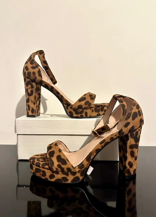 Sandales à talons carrés - Neuve - Chiara Foscari - Imprimé léopard - 10 cm, brand: Chiara, condizioni: Nuovo con cartellino, taglia: 37, €7.00, €8.05 include la Protezione acquisti