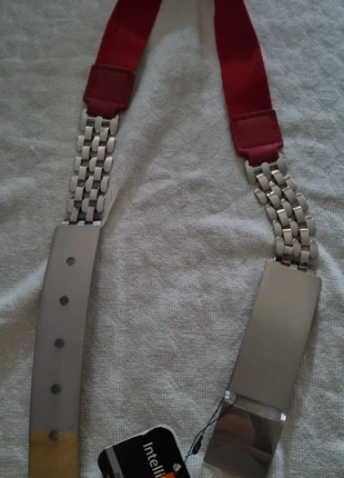 Intelligent cintura donna rosso e metallo nuova, marque: Intelligent Store, état: Neuf avec étiquette, taille: 90 cm, 1,50 €, 2,28 € Protection acheteurs incluse