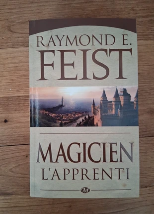 Magicien l’apprenti. La guerre de la faille tome 1, état: Neuf avec étiquette, 2,00 €, 2,80 € Protection acheteurs incluse