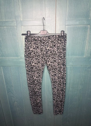 Leggings eleganti con fantasia barocca, marke: Made In Italy, zustand: Sehr gut, größe: Einheitsgröße, 5,00 €, 5,95 € inklusive Vinted-Käuferschutz