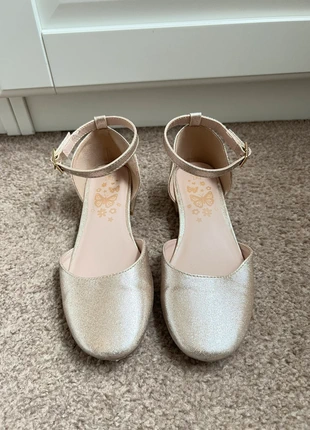 Girl’s Occasion Gold Occasion Shoes, brand: Matalan, condition: Very good, size: 12 child | EU 31, £5.00, £5.70 includes Buyer Protection