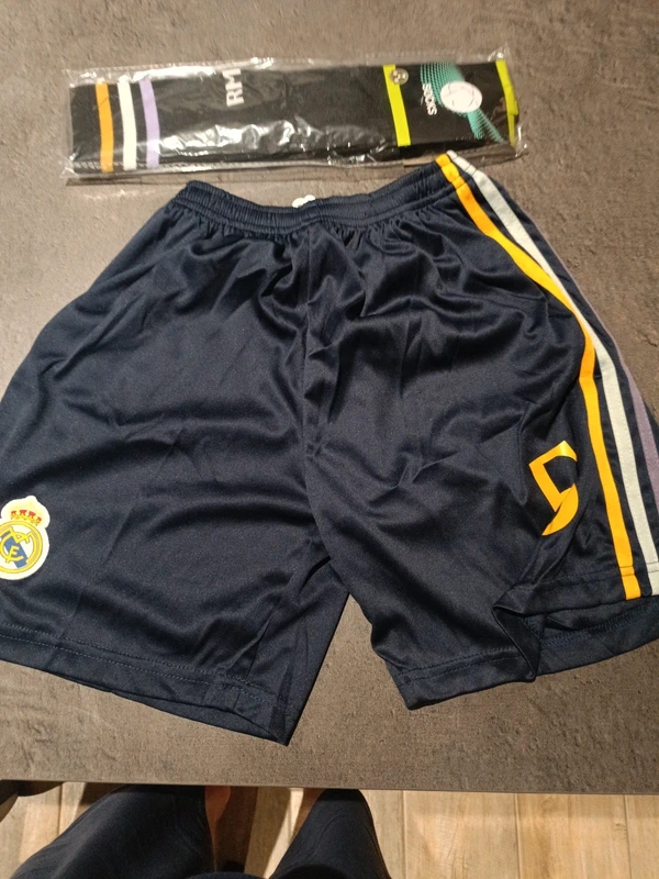 Tenue foot Real Madrid Jude Bellingham bleu. T.28 - photo numéro 3