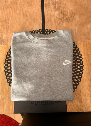 Sweat Nike Gris Homme M, marque: Nike, état: Très bon état, taille: M, 20,00 €, 21,70 € Protection acheteurs incluse