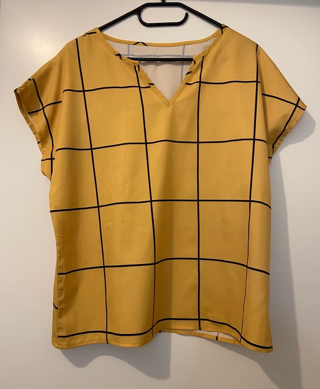 T-shirt jaune à carreaux - photo numéro 3
