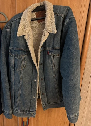 Veste unisex Levis L, brand: Levi Strauss & Co., condizioni: Ottime, taglia: L, €25.00, €26.95 include la Protezione acquisti