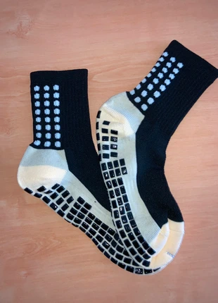 Chaussettes sport noir antidérapantes, état: Neuf avec étiquette, 7,00 €, 8,05 € Protection acheteurs incluse