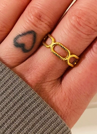 Bague ajustable à maillons rectangulaires doré en acier inoxydable, brand: Tendance, condizioni: Ottime, taglia: Regolabile, €8.00, €9.10 include la Protezione acquisti Pro