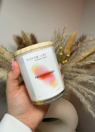 Frosted Kisses, staat: Nieuw met prijskaartje, € 25,00, € 26,95 inclusief Kopersbescherming